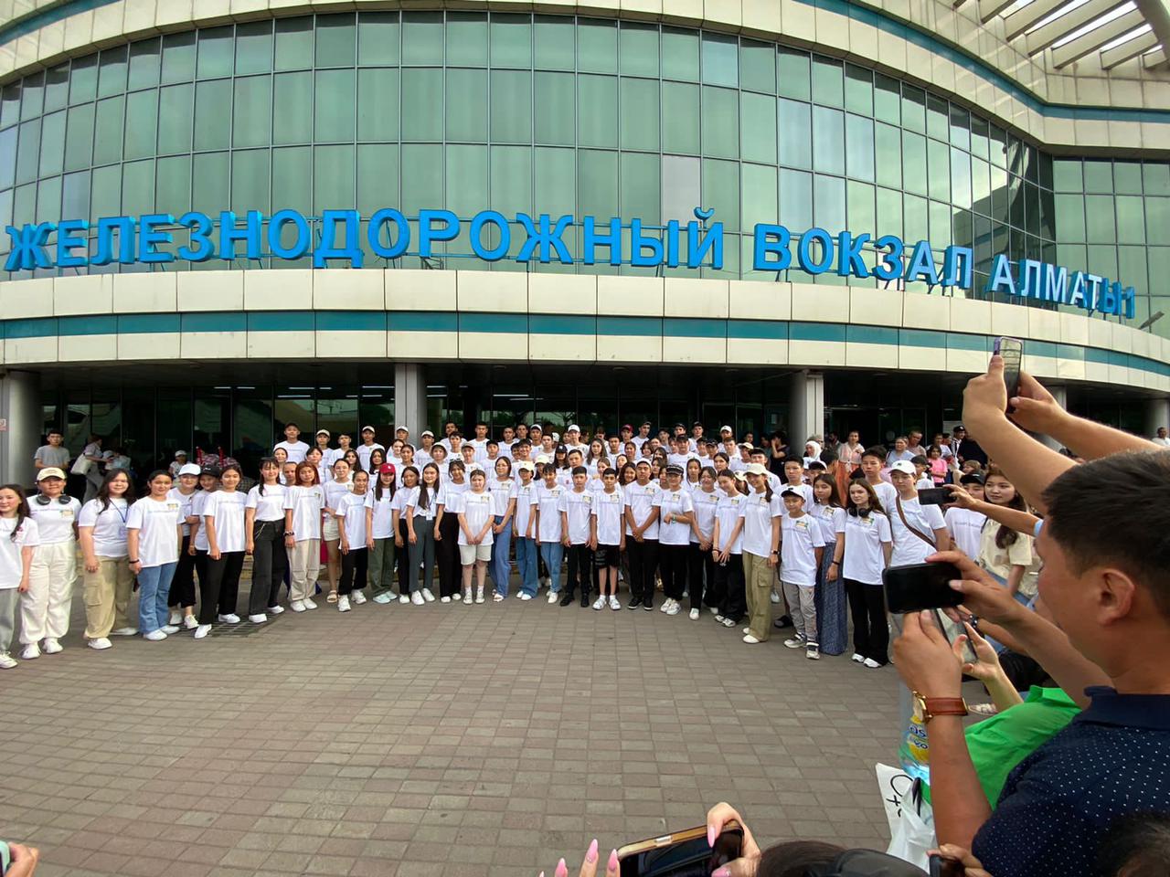 Астана қаласында 18-23 маусым аралығында ауыл мектептері оқушыларына арналған IQanat олимпиадасының республикалық кезеңіне мектебіміздің 8 "Г" сынып оқушысы Утеген Багдаулет қатысуда
